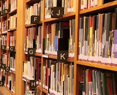 Małe Cienie w Bibliotece Centralnej - popołudnie, które wciągnie dzieci w świat książki