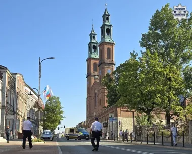 Tysiące kobiet w Piekarach Śląskich, policjanci kierowali ruchem